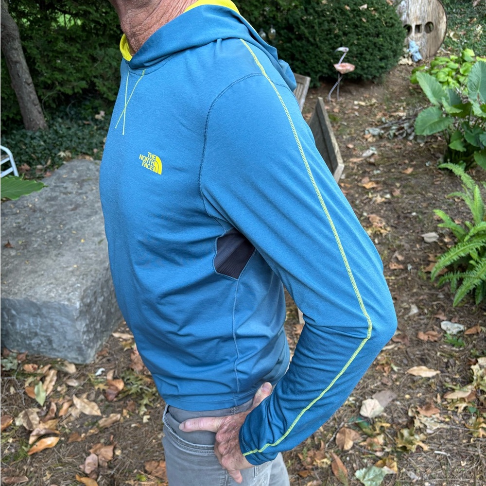 North Face hoodie - Picture 5 of 9